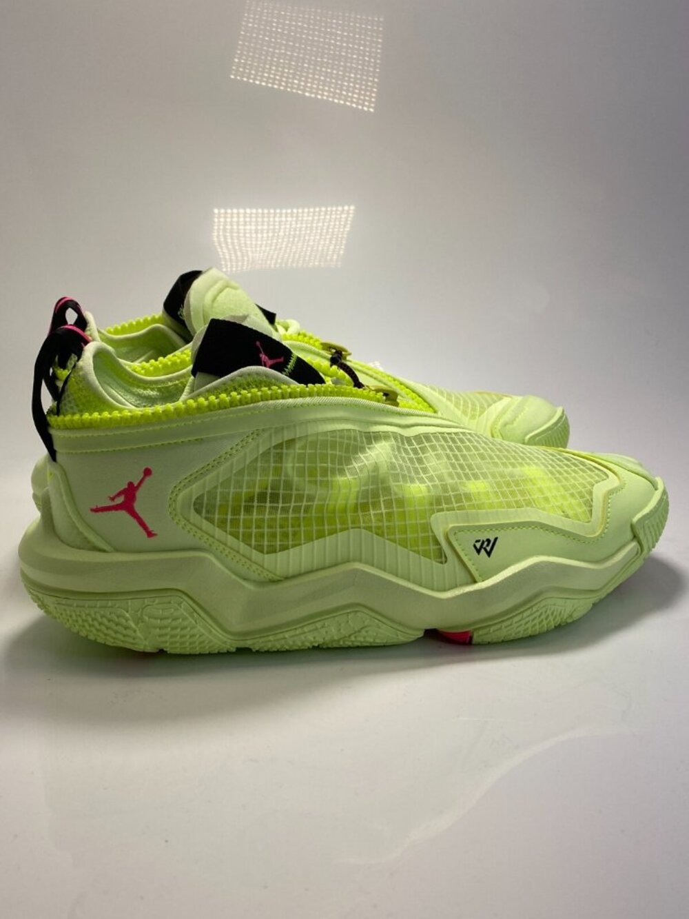 Jordan Men's Jordan Why Not .6 Barley Volt/Pink Sneaker Sz 10.5